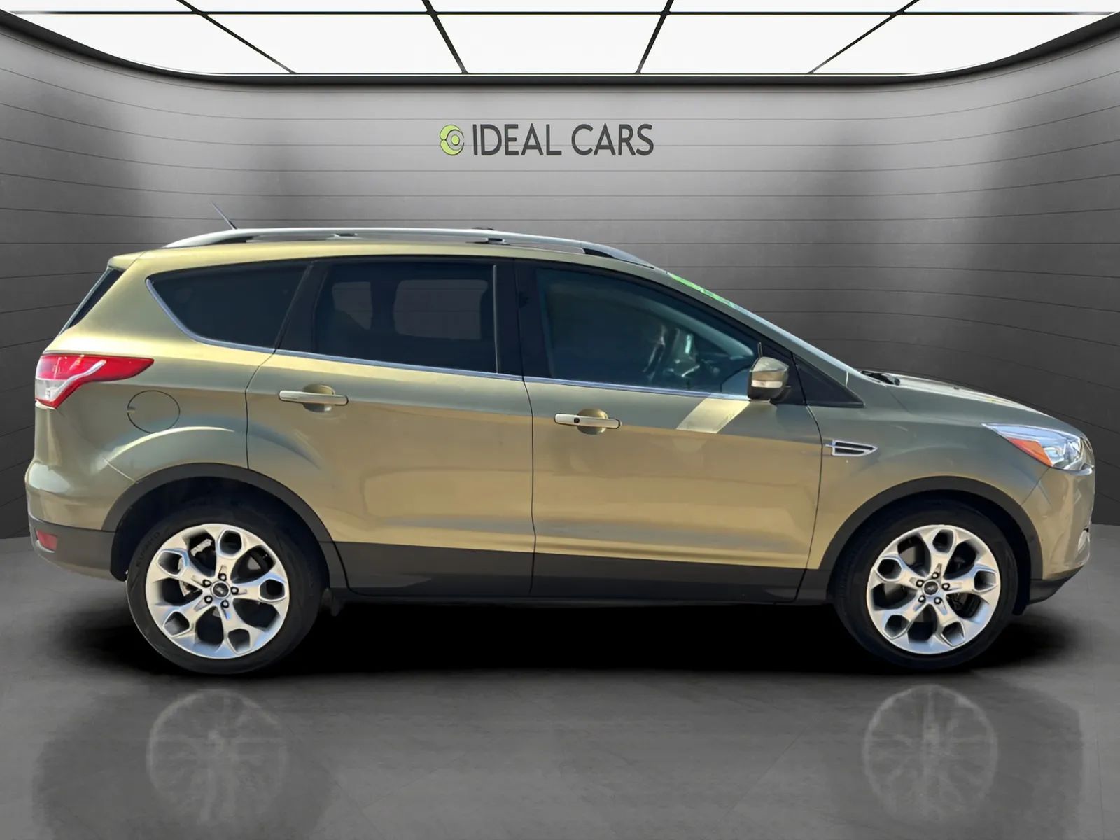 View vehicle photo 4