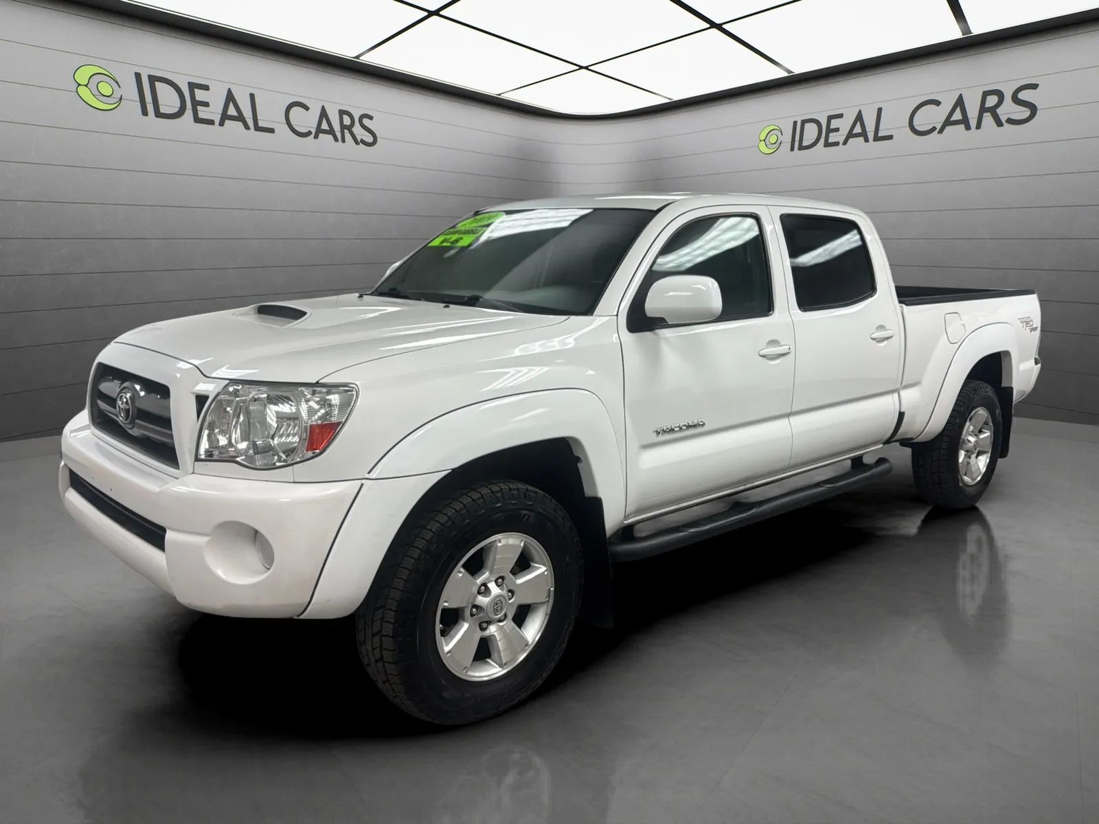 White 2009 Toyota Tacoma Pickup Truck 4X2 Automatic