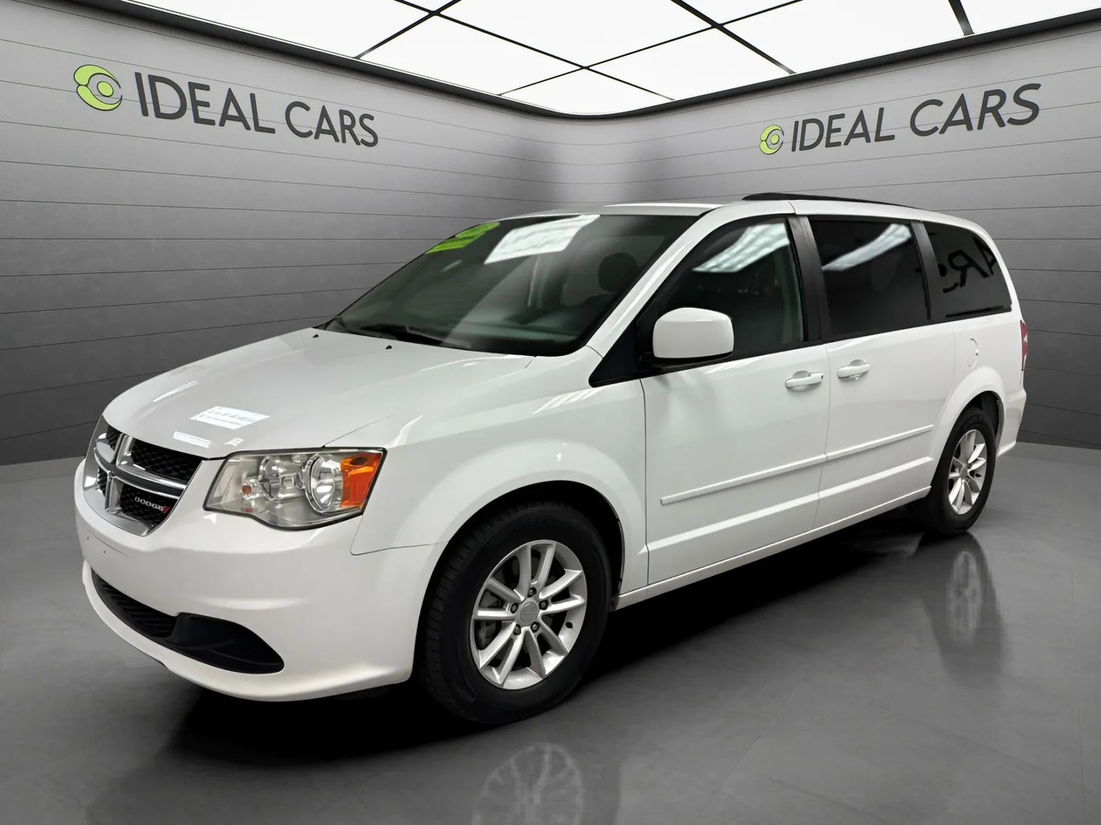  2015 Dodge Grand Caravan SXT FWD   