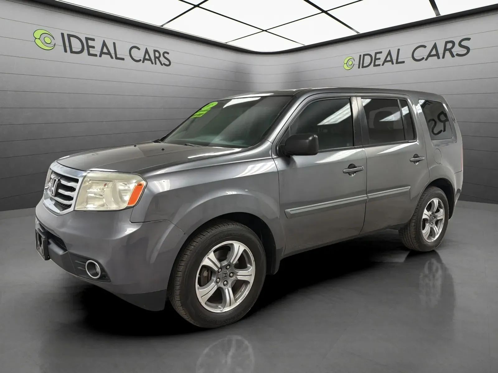 Gray 2015 Honda Pilot SUV / Crossover Front-Wheel Drive Automatic