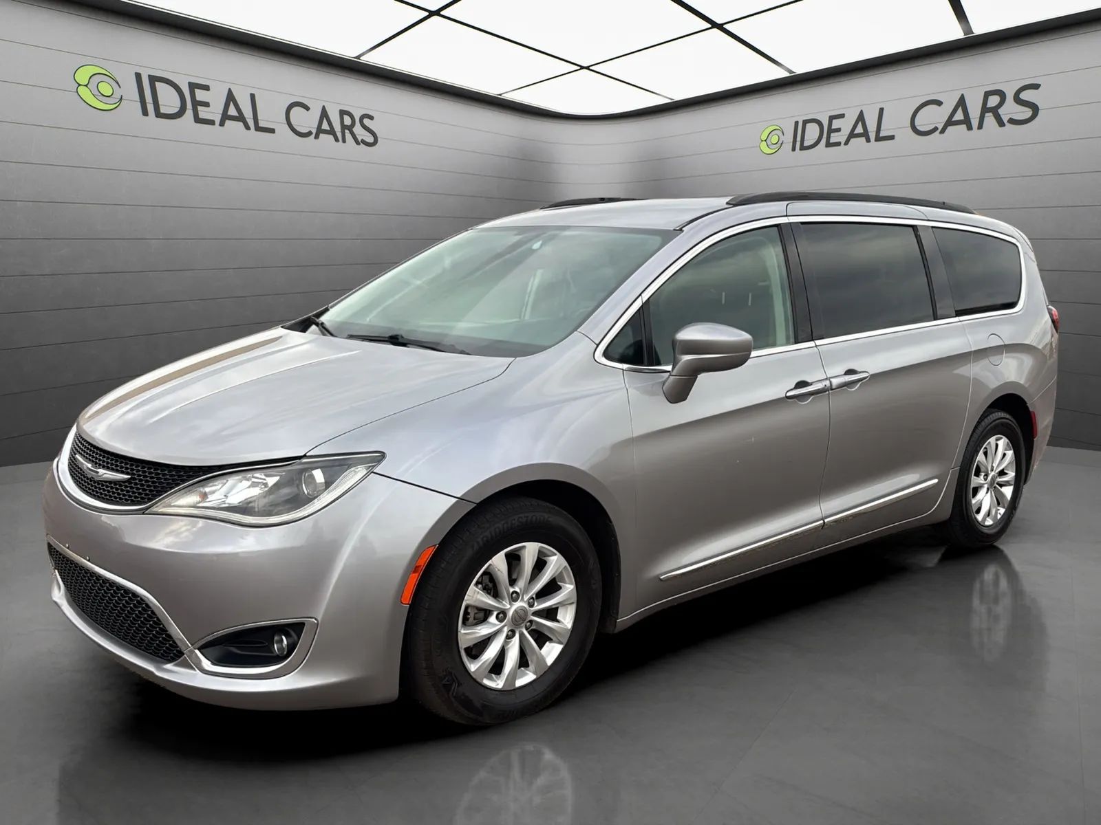 Silver 2017 Chrysler Pacifica Touring L FWD Minivan Front-Wheel Drive