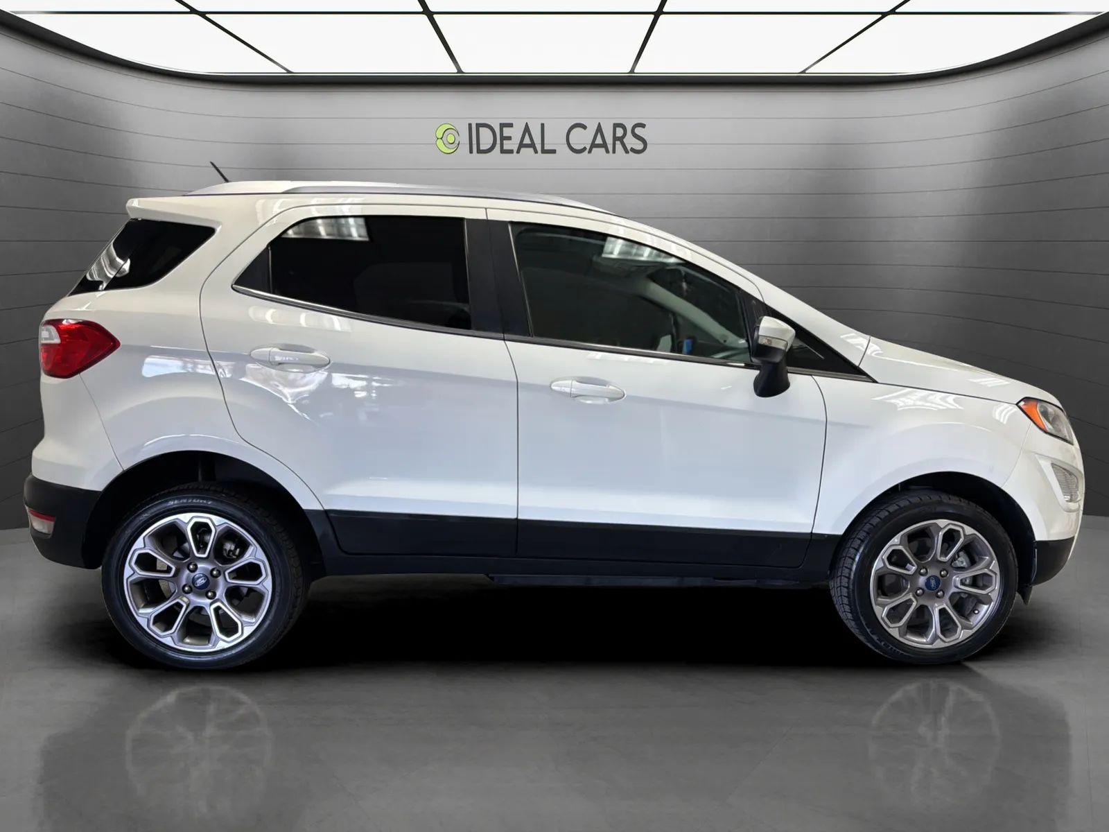View vehicle photo 4