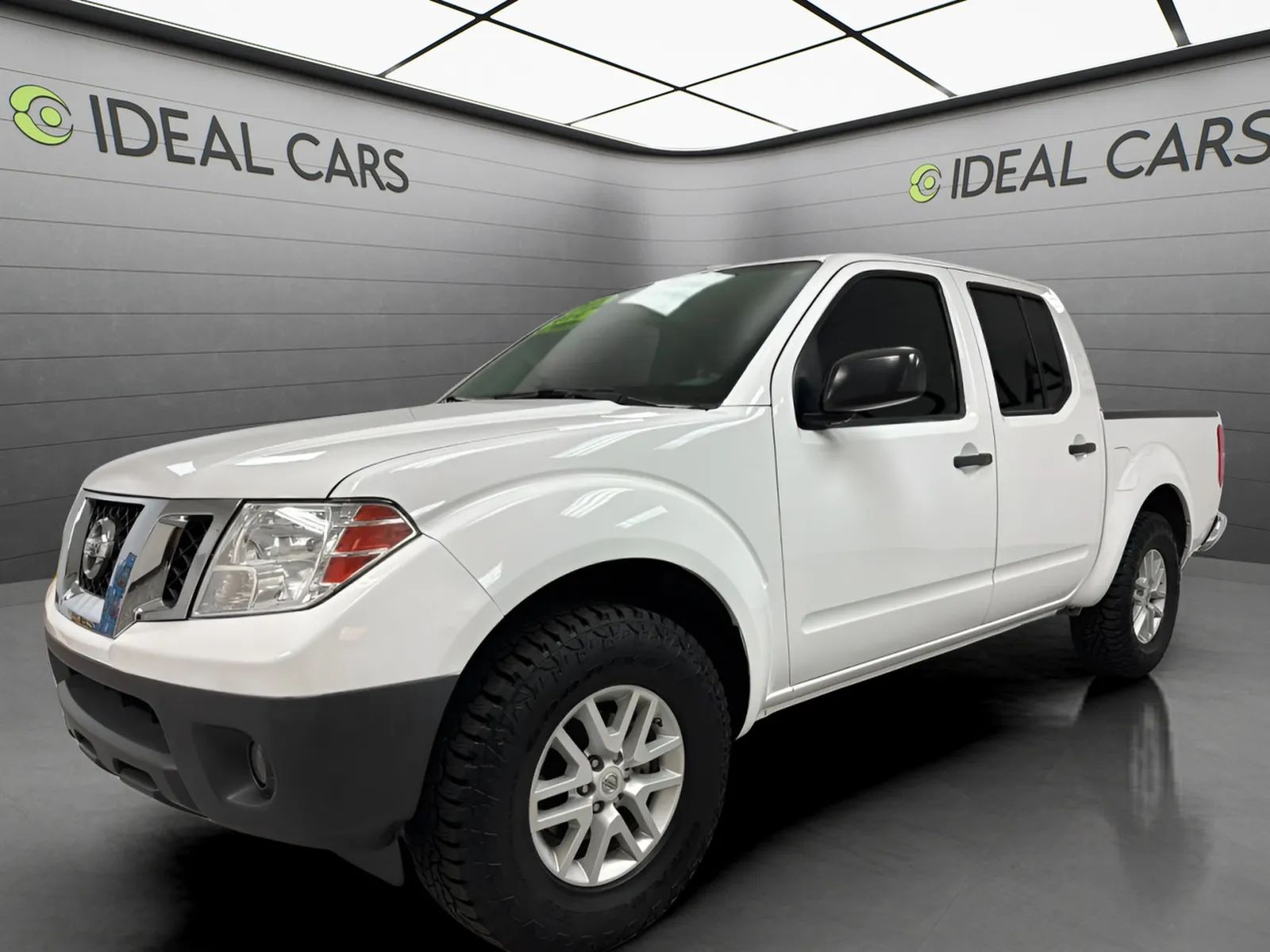 White 2018 Nissan Frontier Pickup Truck Four-Wheel Drive Automatic