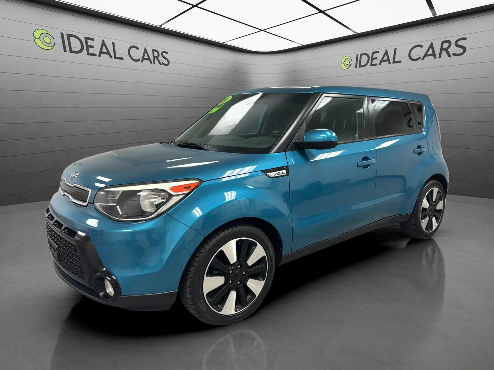 Blue 2016 Kia Soul Wagon Front-Wheel Drive 