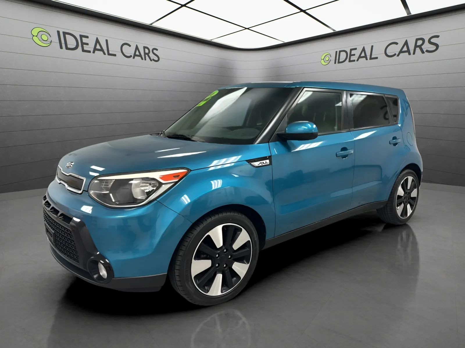 Blue 2016 Kia Soul + Wagon Front-Wheel Drive