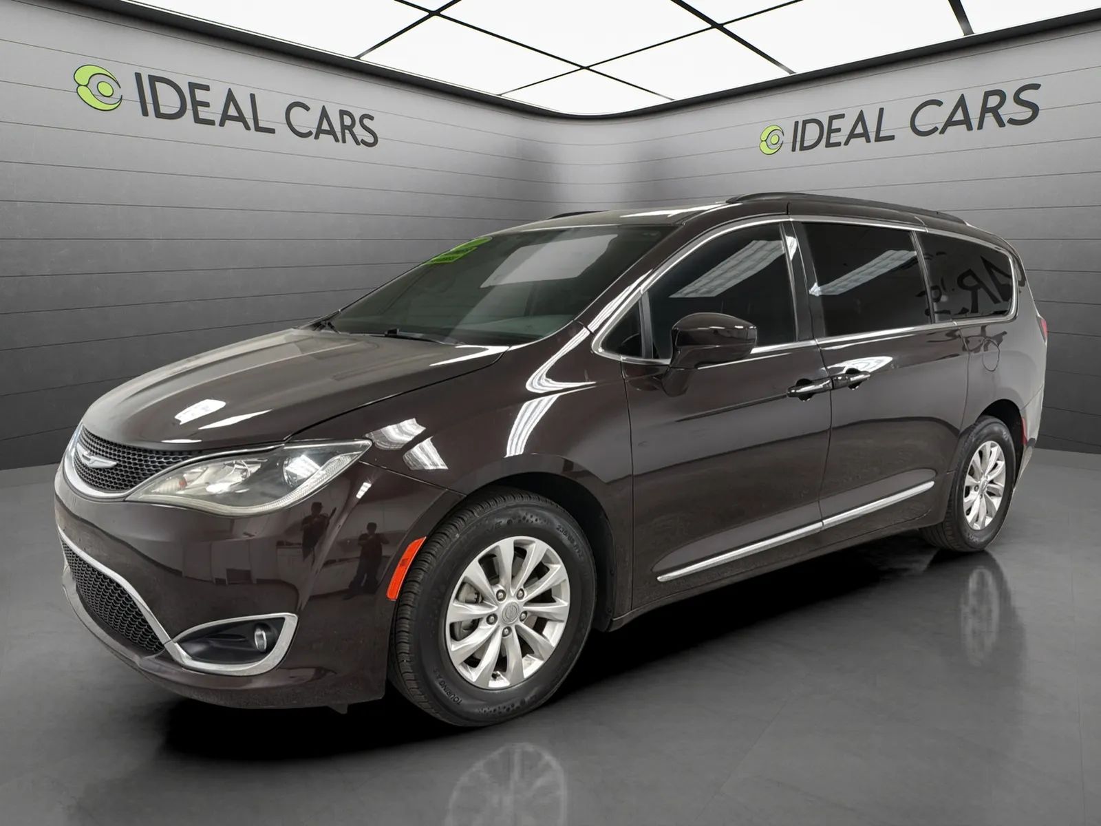2017 Chrysler Pacifica Rojo Minivan Tracción delantera Automática