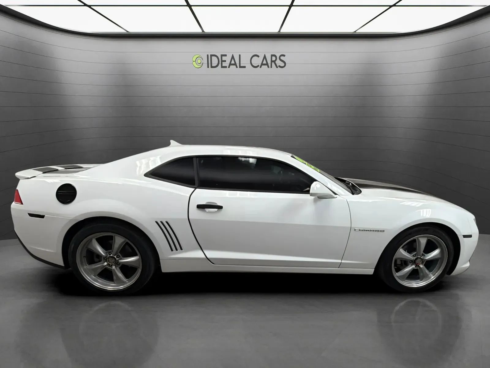 View vehicle photo 4