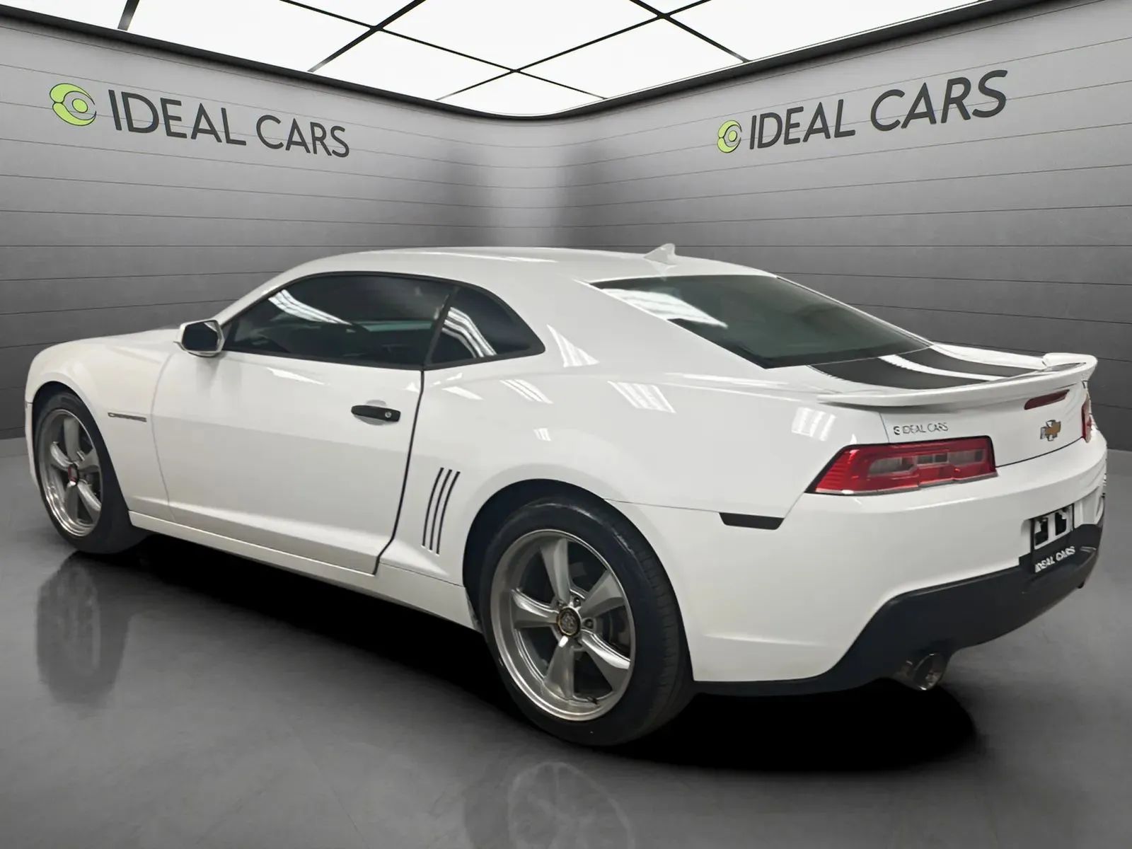 View vehicle photo 7