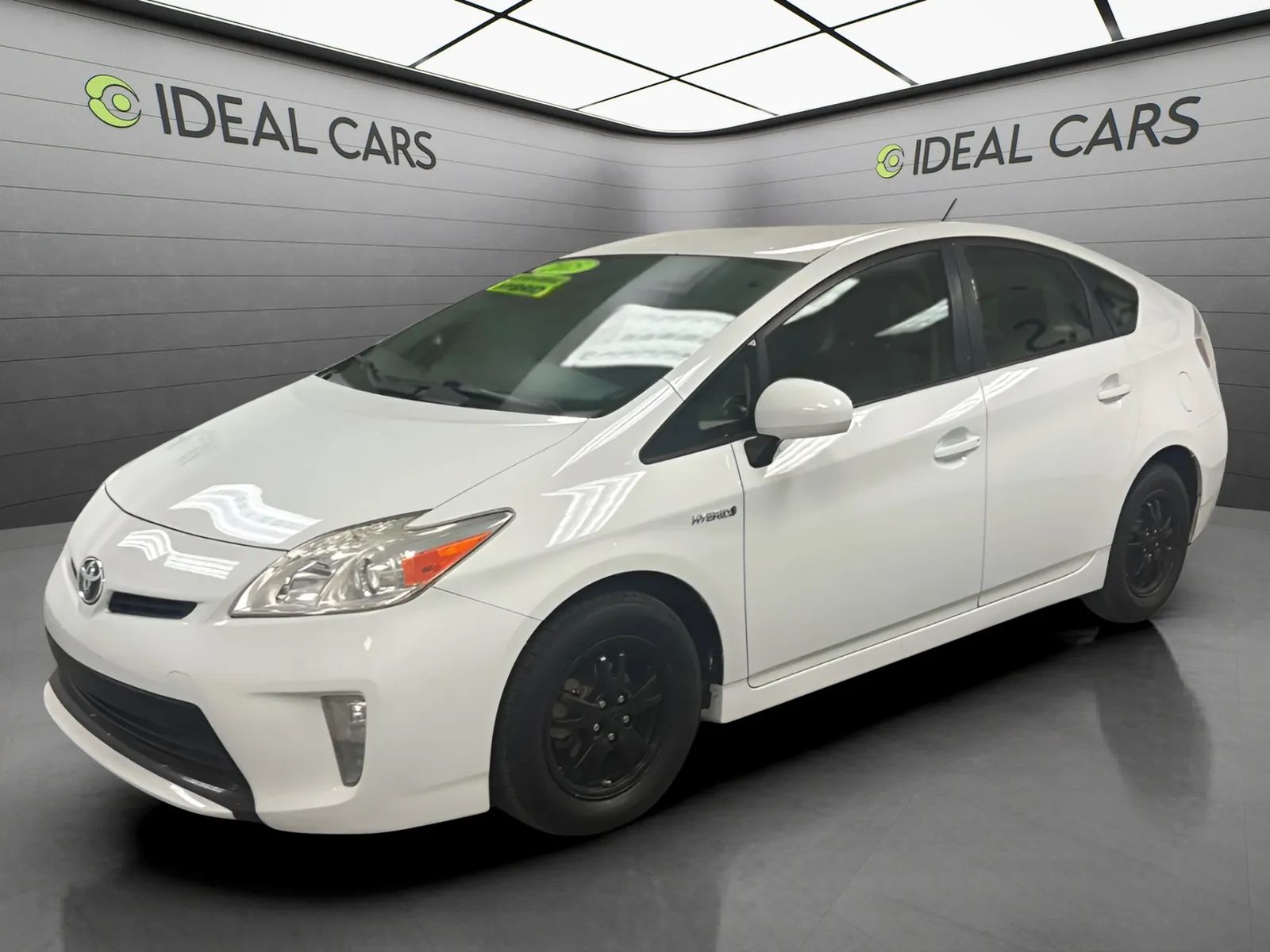 White 2015 Toyota Prius Hatchback Front-Wheel Drive Automatic