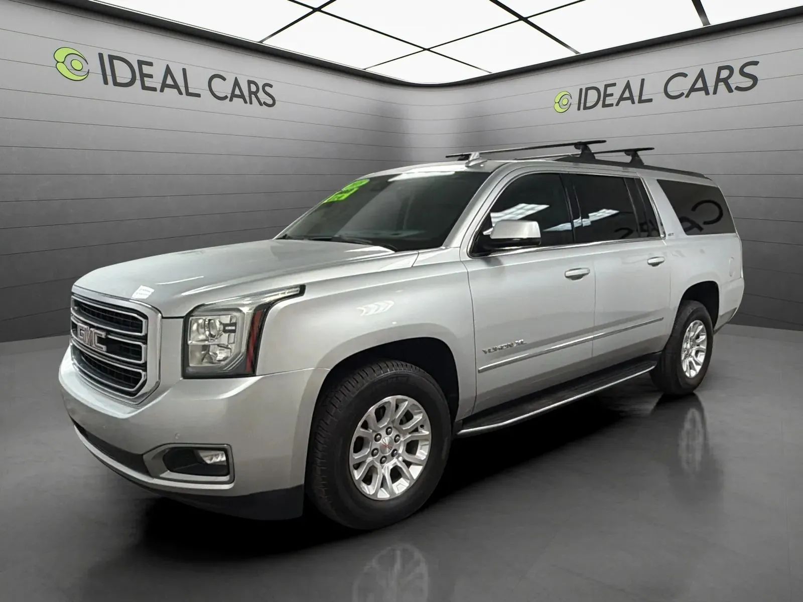 Silver 2018 GMC Yukon XL SUV / Crossover Four-Wheel Drive 6-Speed Automatic
