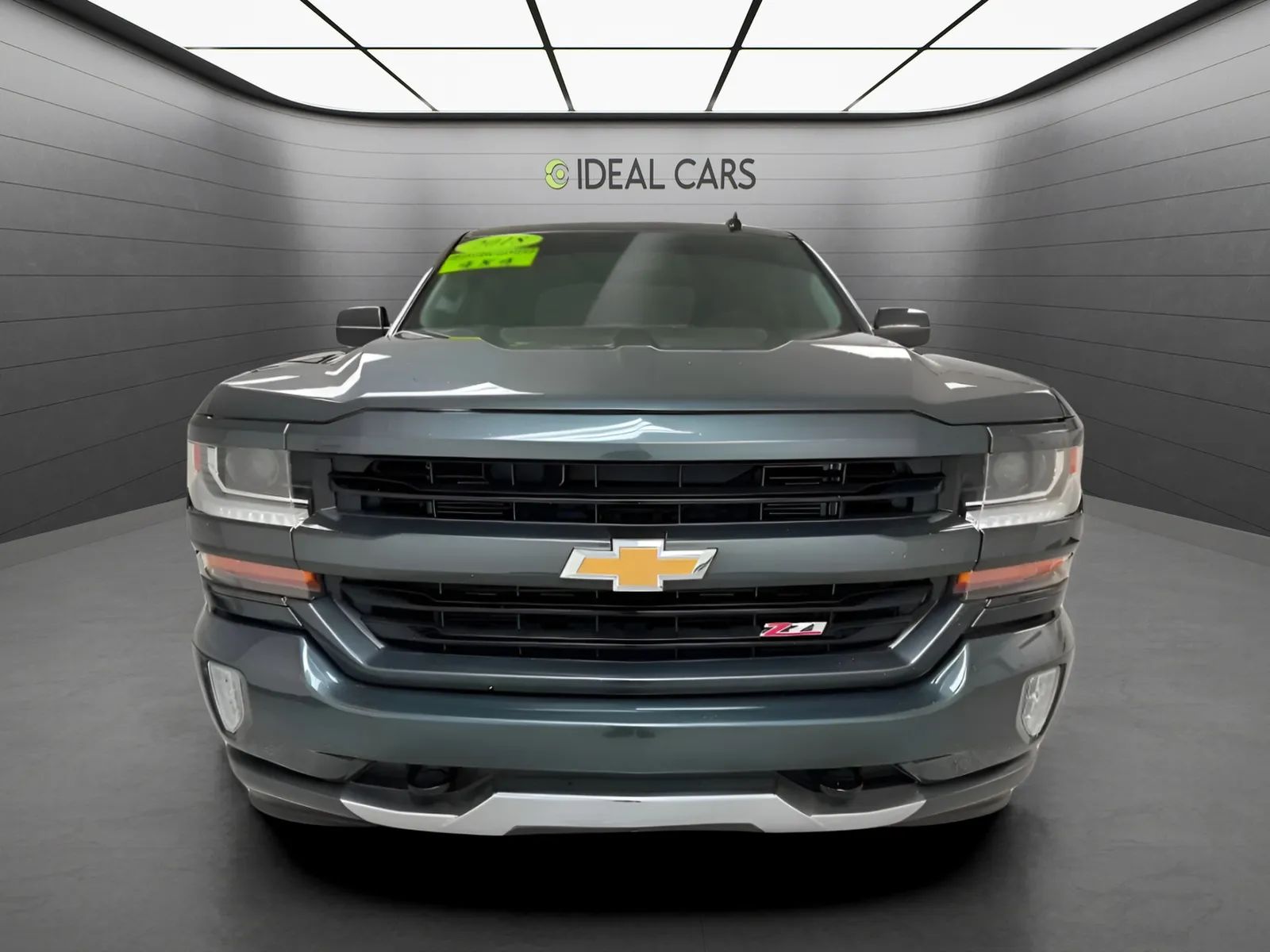 Gray 2018 Chevrolet Silverado 1500 Pickup Truck Four-Wheel Drive 6-Speed Automatic Overdrive