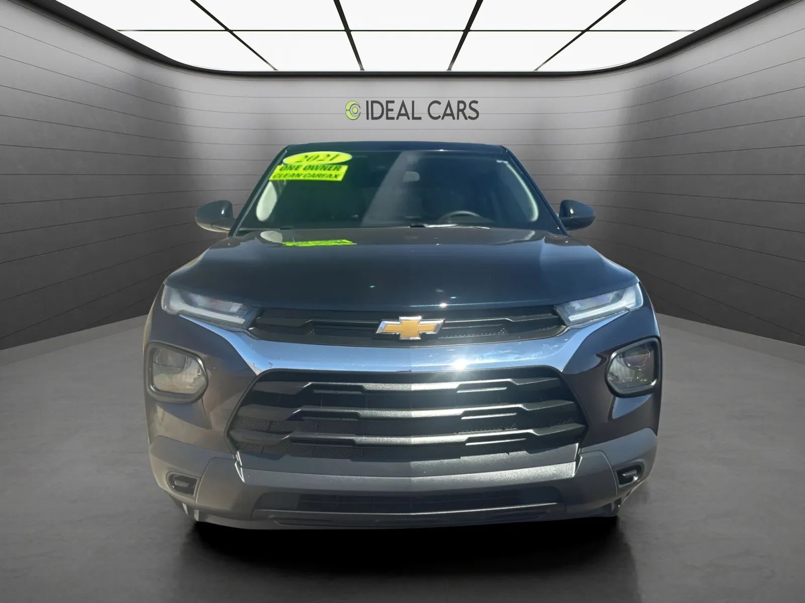 View vehicle photo 2