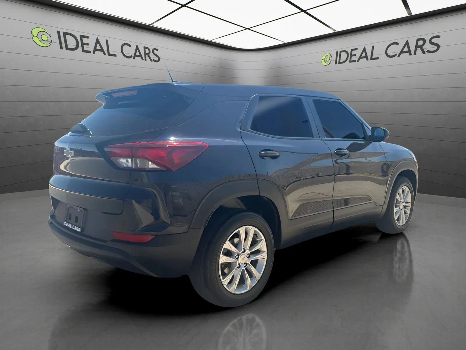 View vehicle photo 5