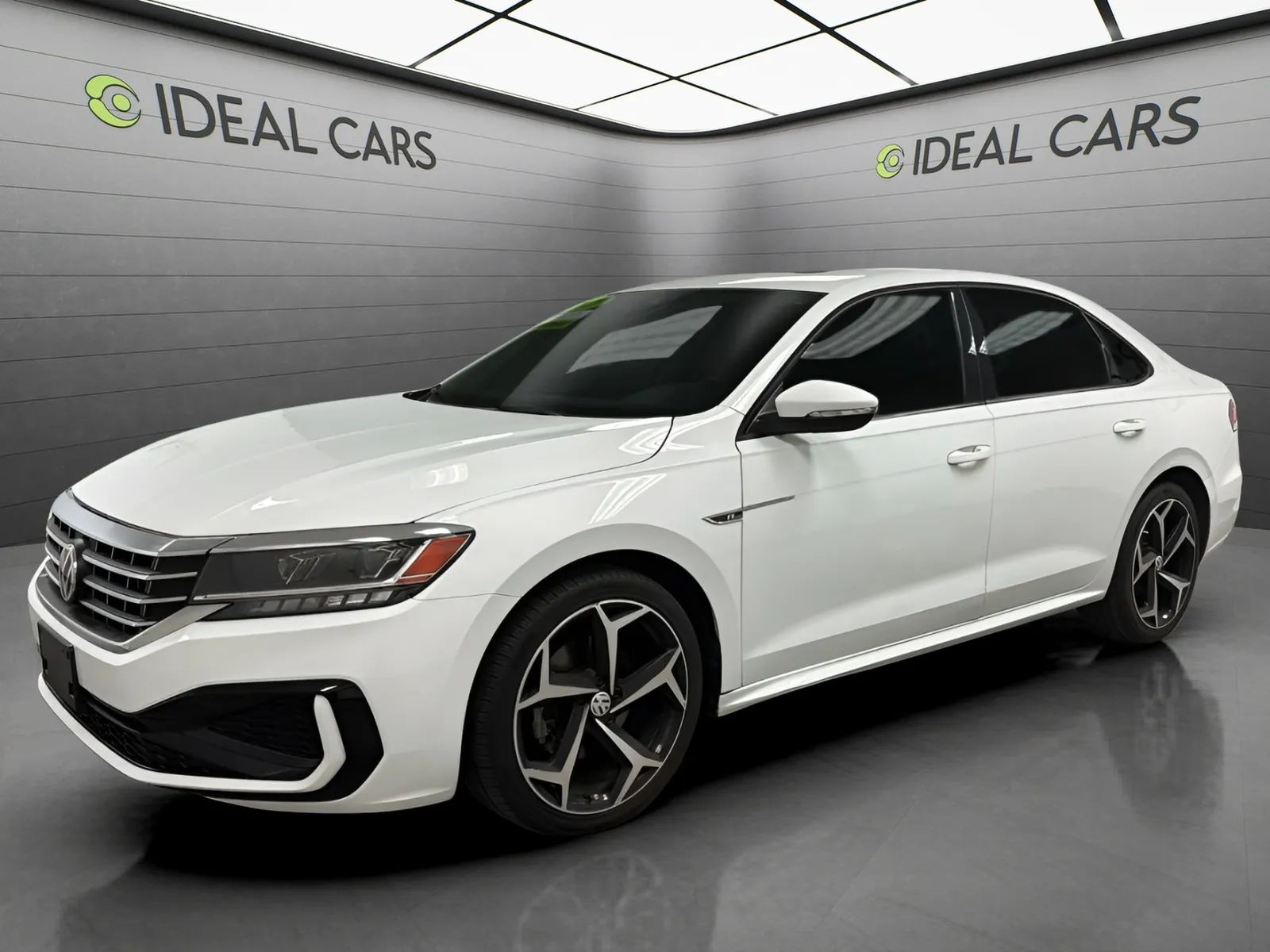  2020 Volkswagen Passat 2.0T R-Line FWD   