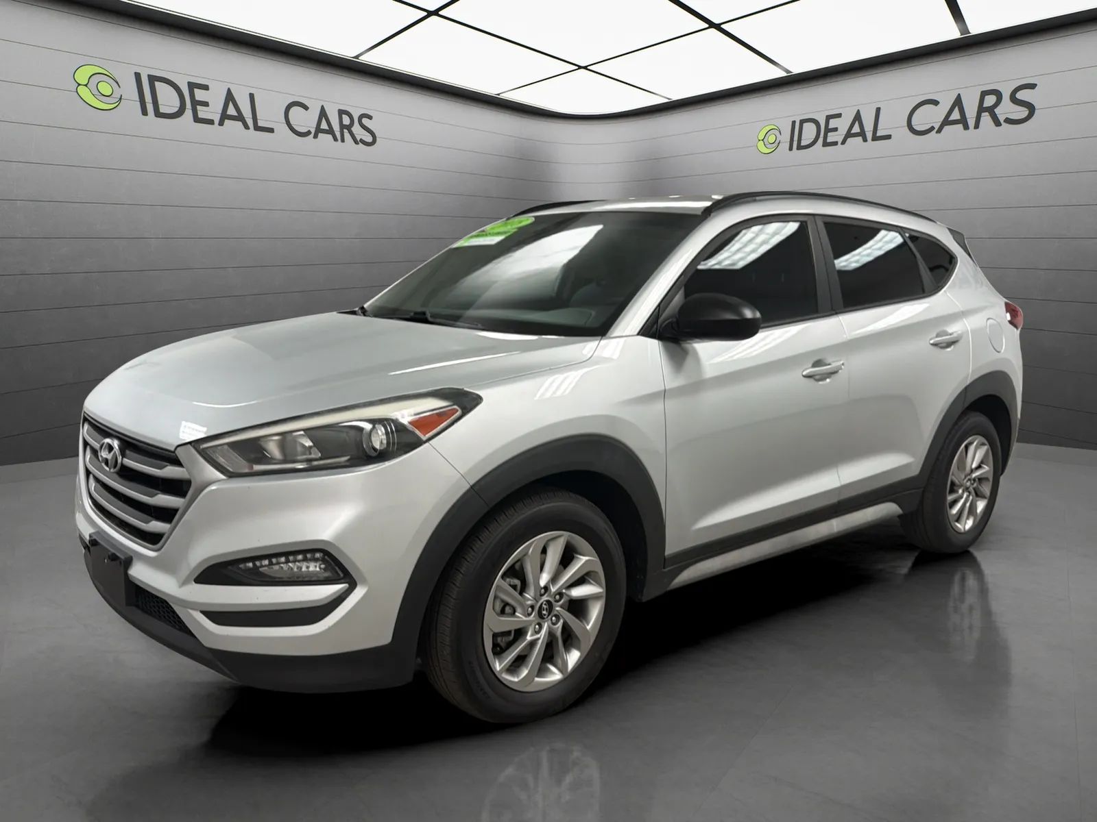 Silver 2018 Hyundai Tucson SUV / Crossover Front-Wheel Drive Automatic
