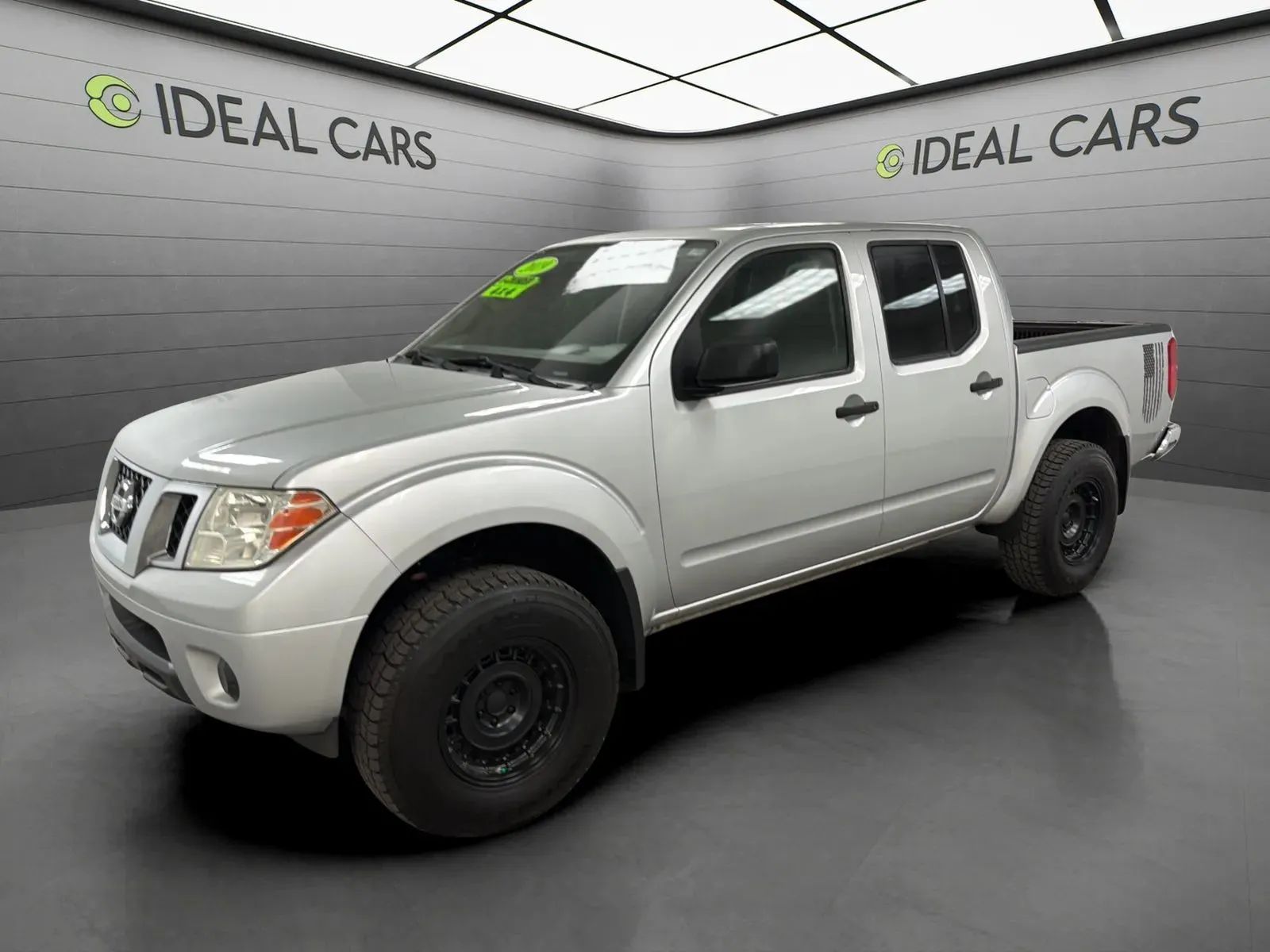 Silver 2019 Nissan Frontier Pickup Truck Four-Wheel Drive Automatic