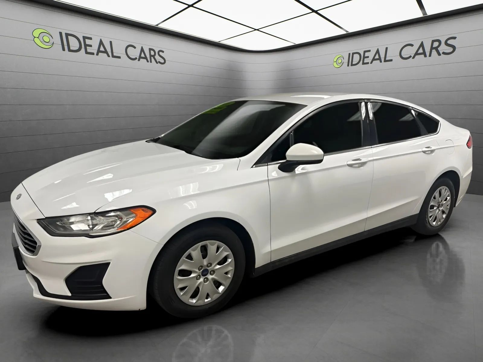 White 2020 Ford Fusion Sedan Front-Wheel Drive 6-Speed Automatic