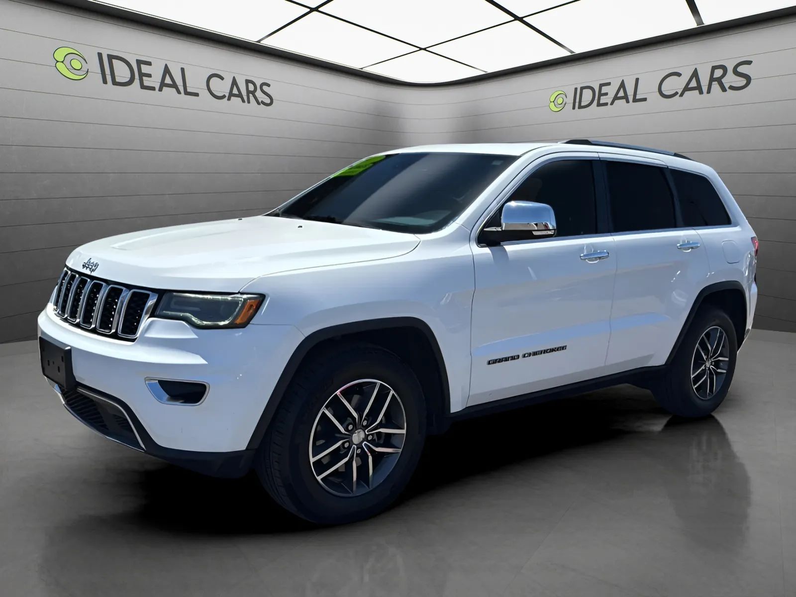 White 2017 Jeep Grand Cherokee SUV / Crossover 4X2 Automatic