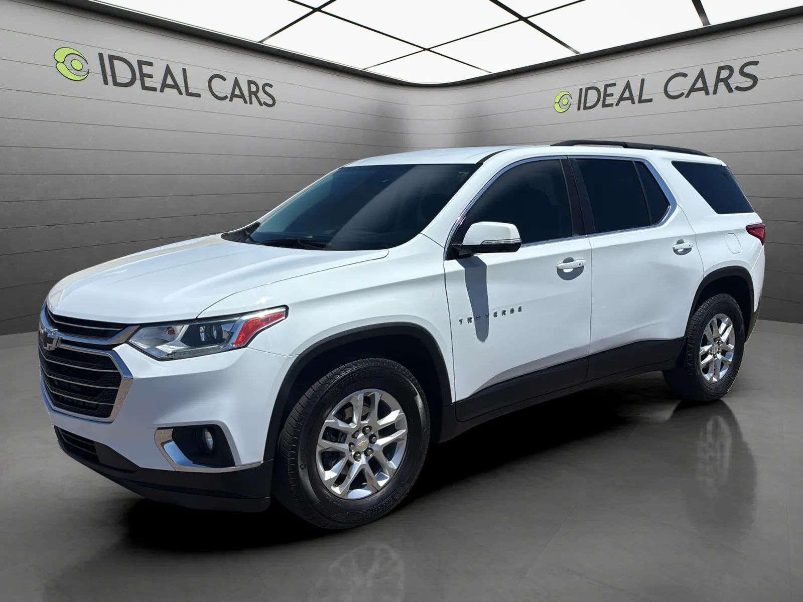White 2020 Chevrolet Traverse SUV / Crossover Front-Wheel Drive Automatic