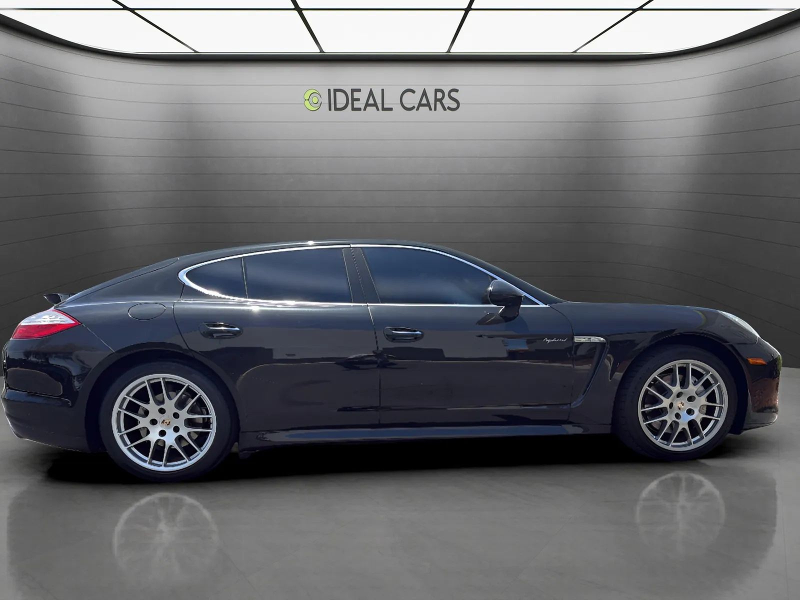 View vehicle photo 4