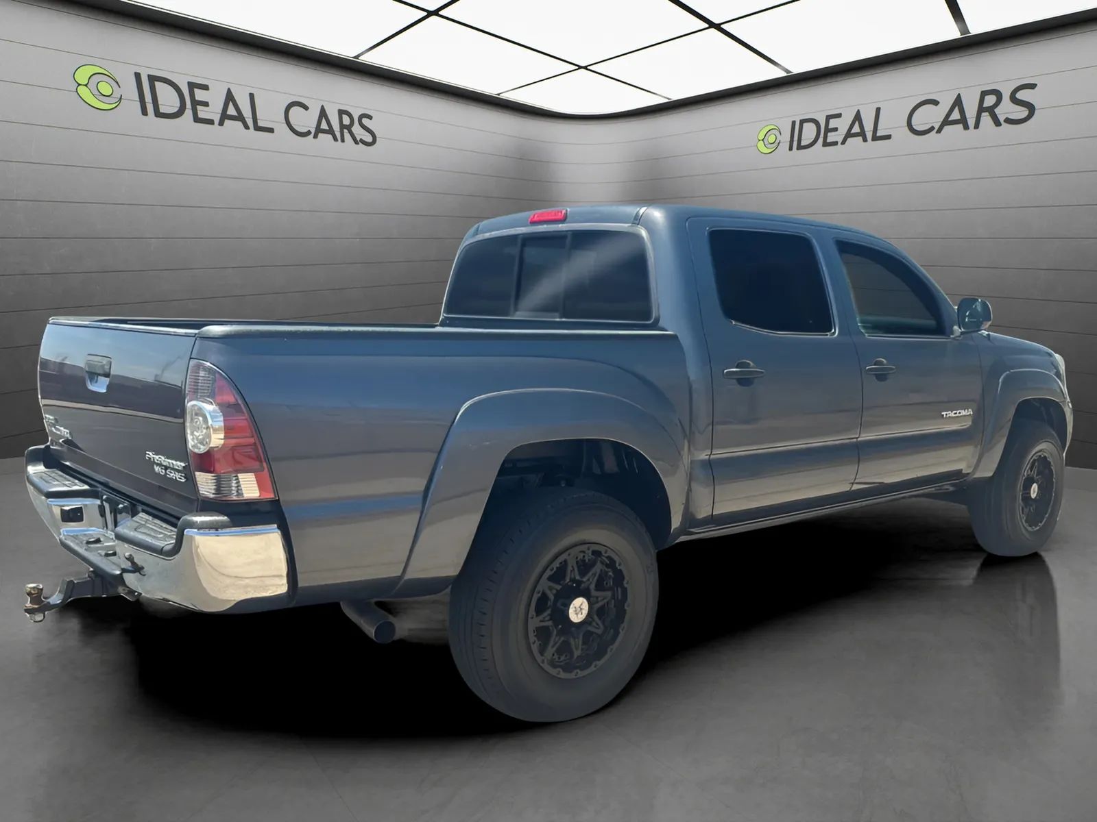 View vehicle photo 5
