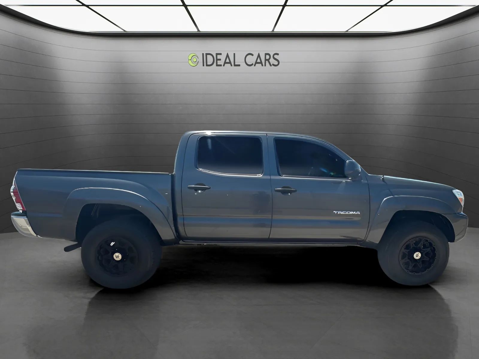 View vehicle photo 4