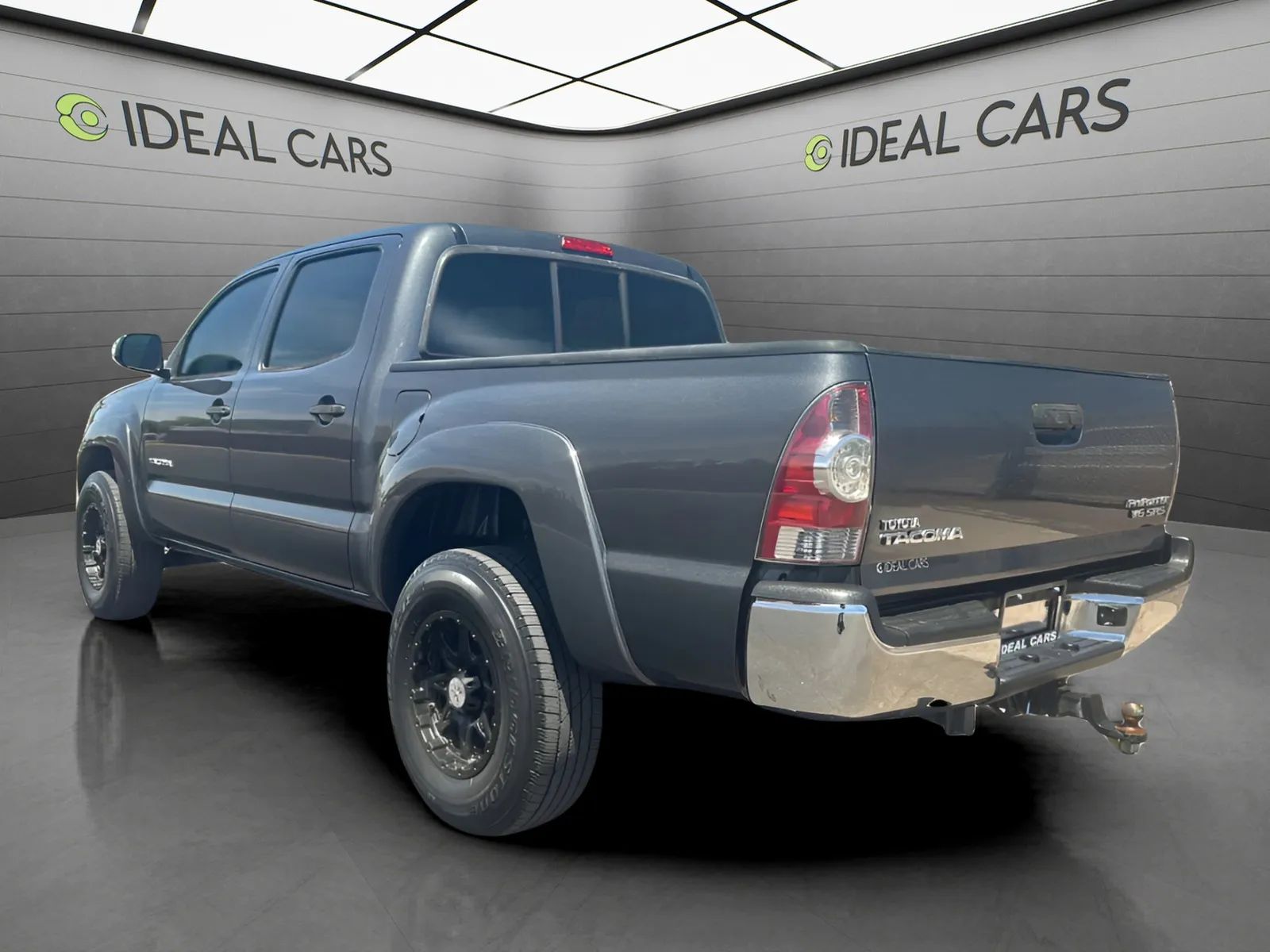 View vehicle photo 7