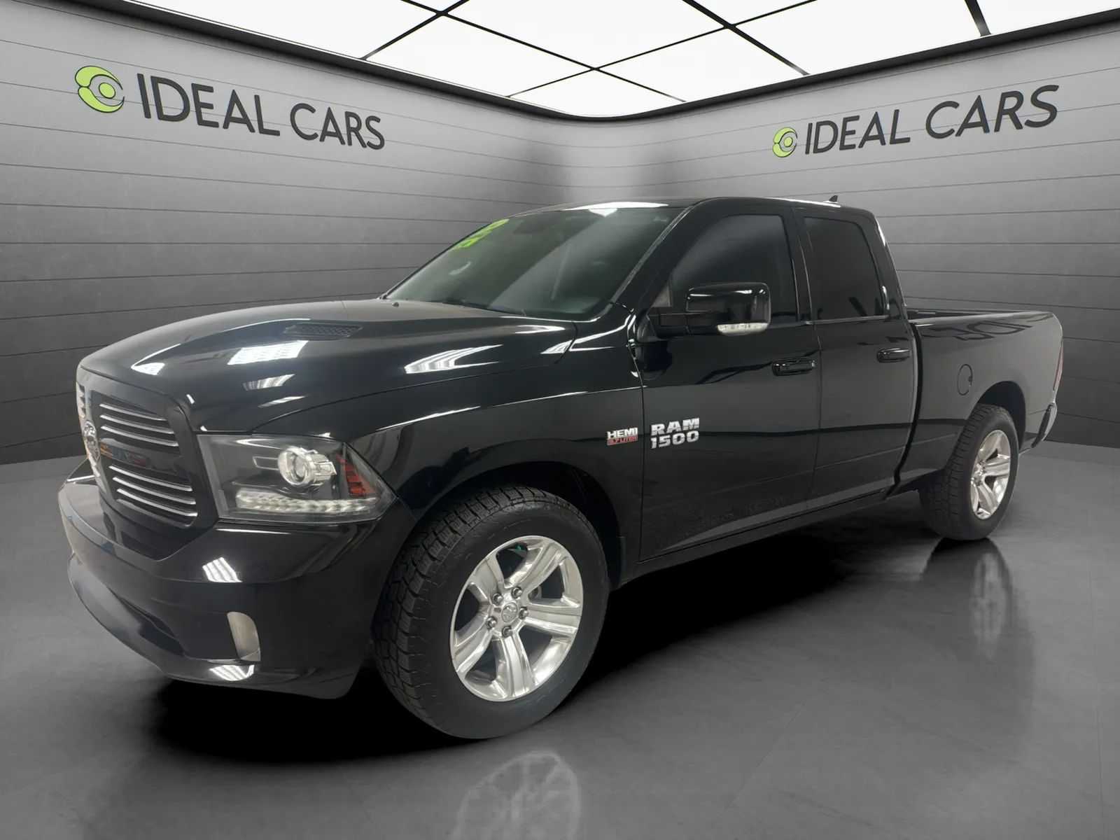 2014 RAM 1500 Sport Quad Cab 4WD Negro Camioneta Todo terreno 
