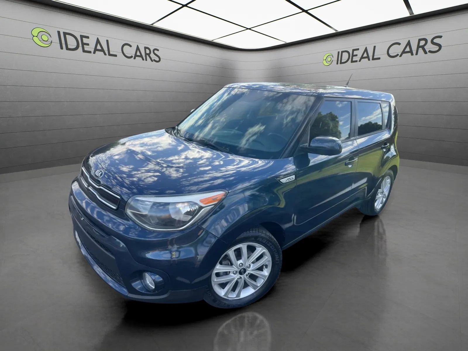 Blue 2017 Kia Soul Wagon Front-Wheel Drive 6-Speed Automatic