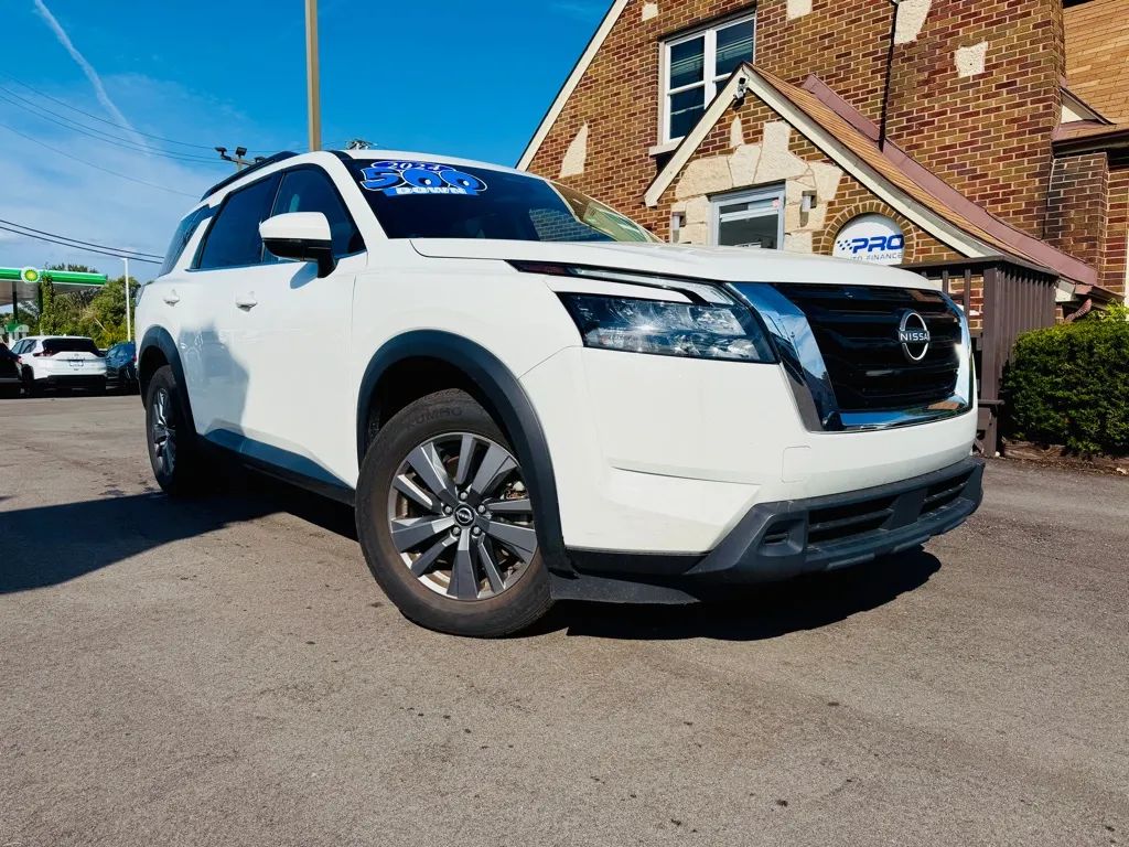 2024 NISSAN PATHFINDER SV
