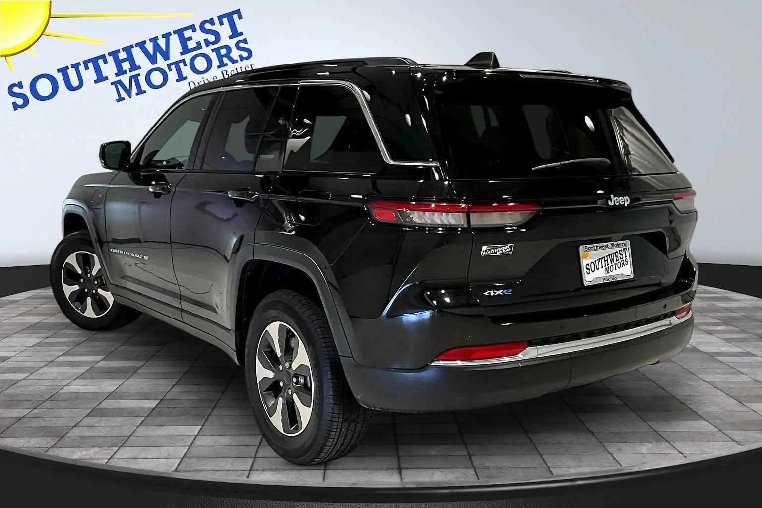 View vehicle photo 5