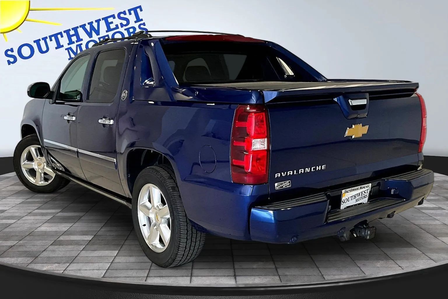 View vehicle photo 5