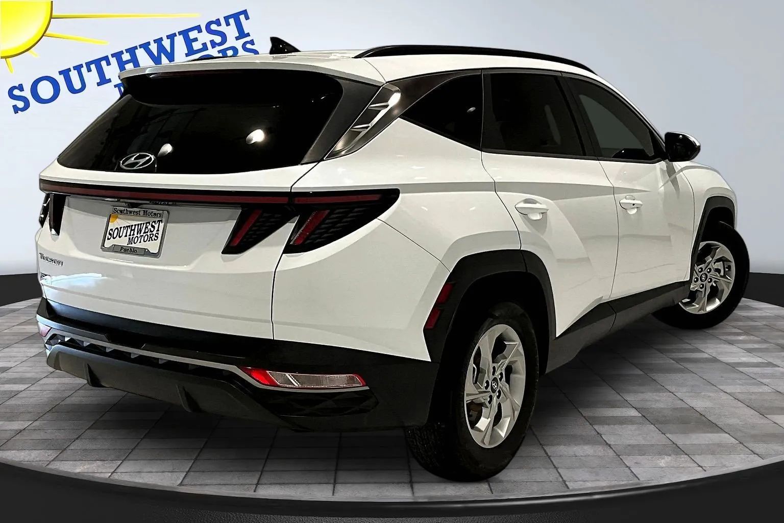 View vehicle photo 7