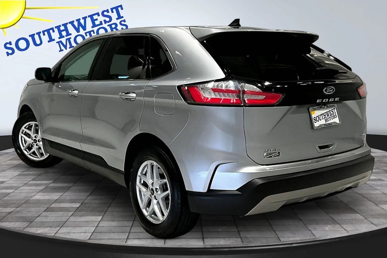 View vehicle photo 5