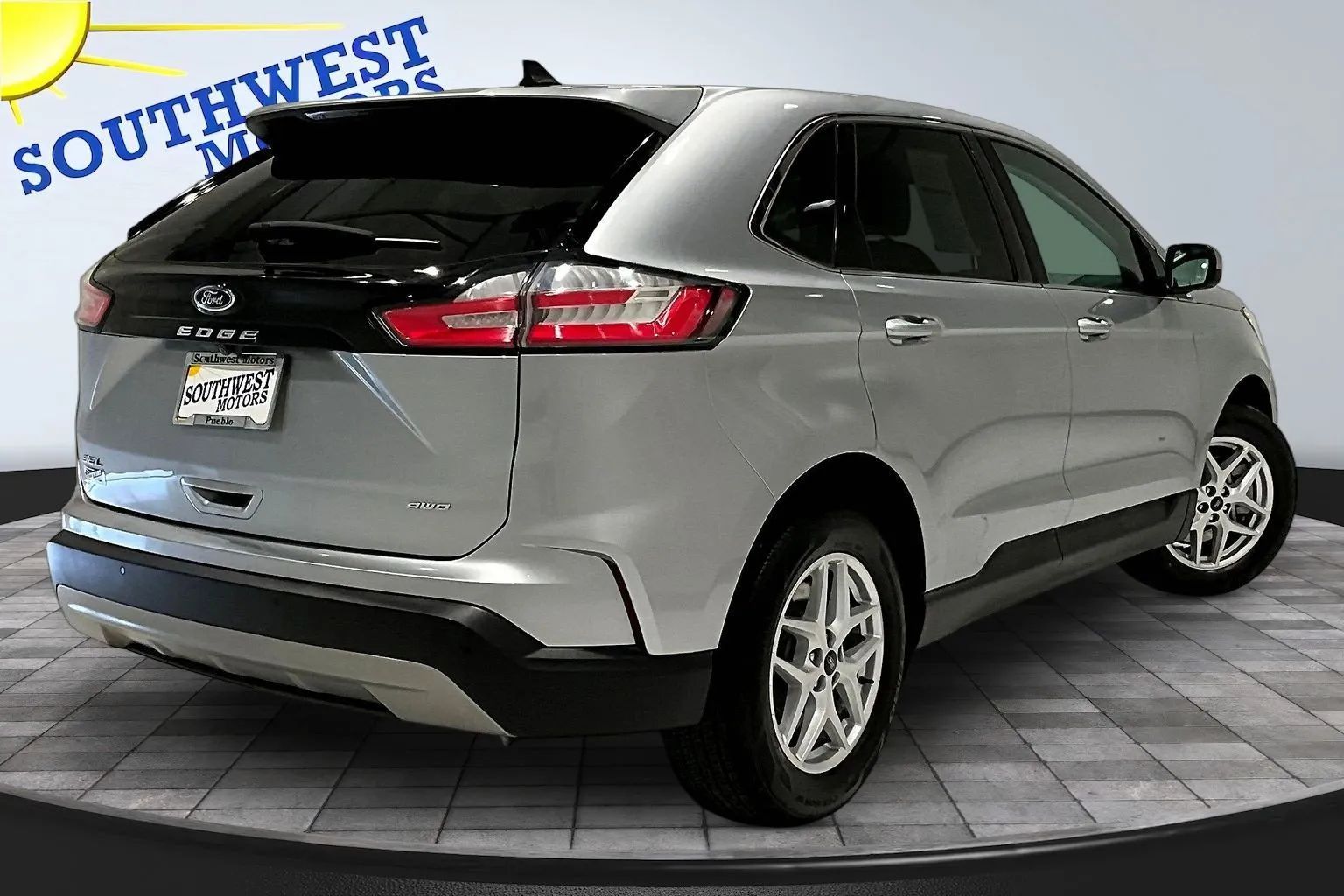 View vehicle photo 7