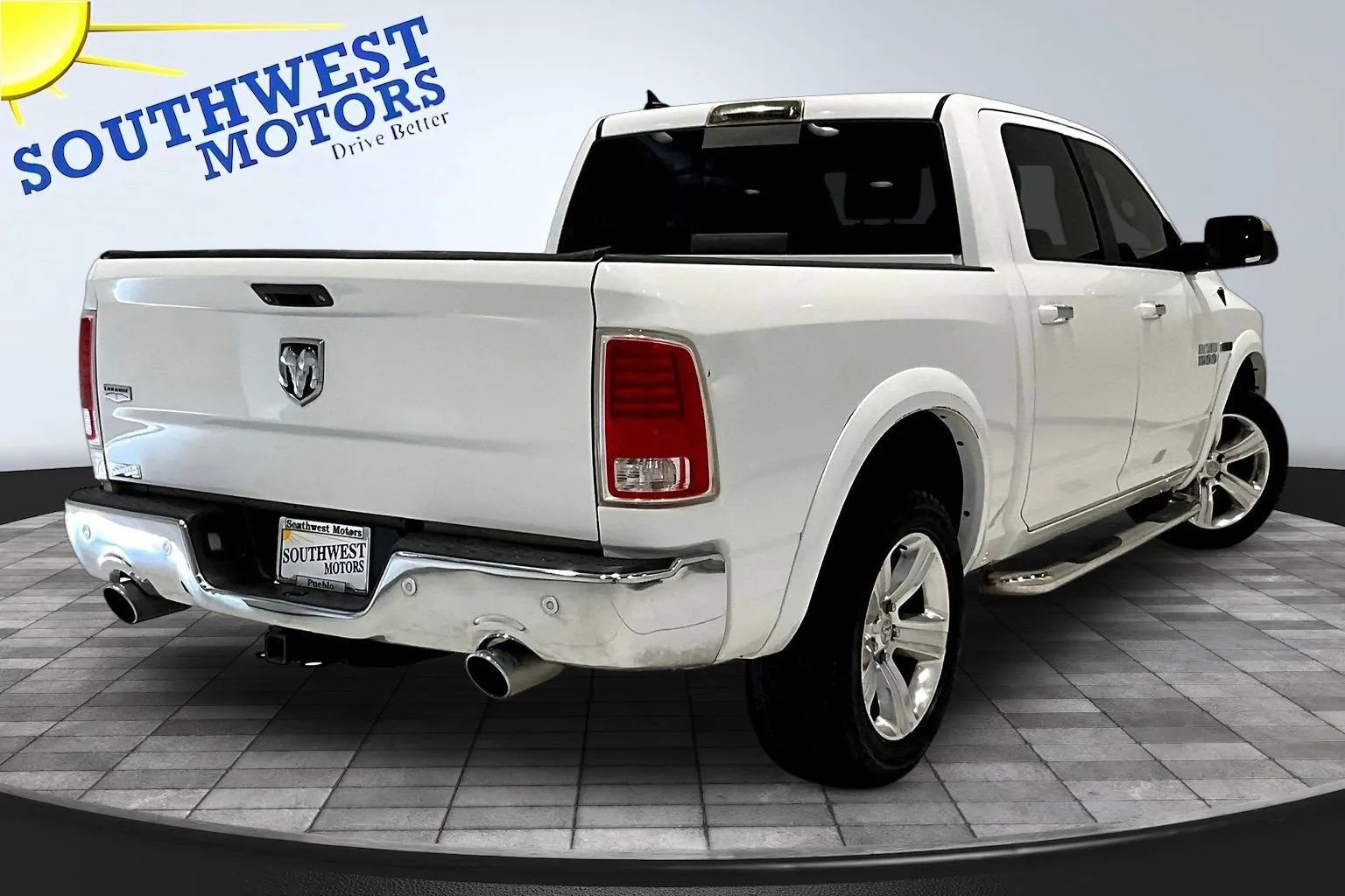 View vehicle photo 7