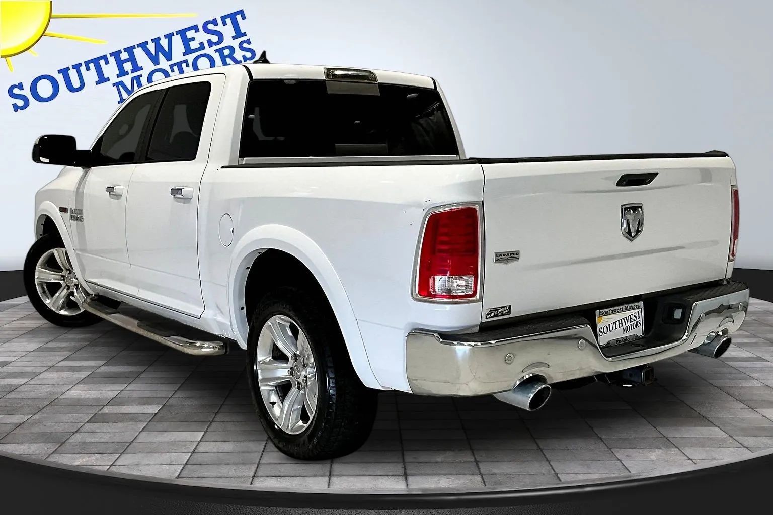 View vehicle photo 5