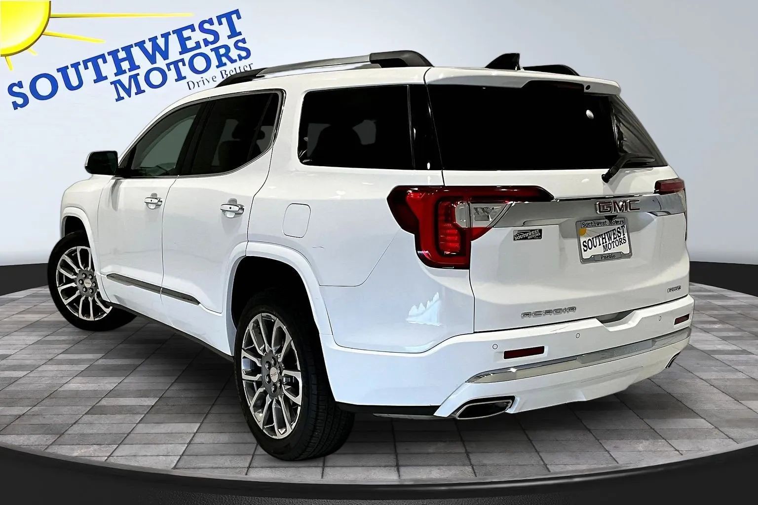 View vehicle photo 5