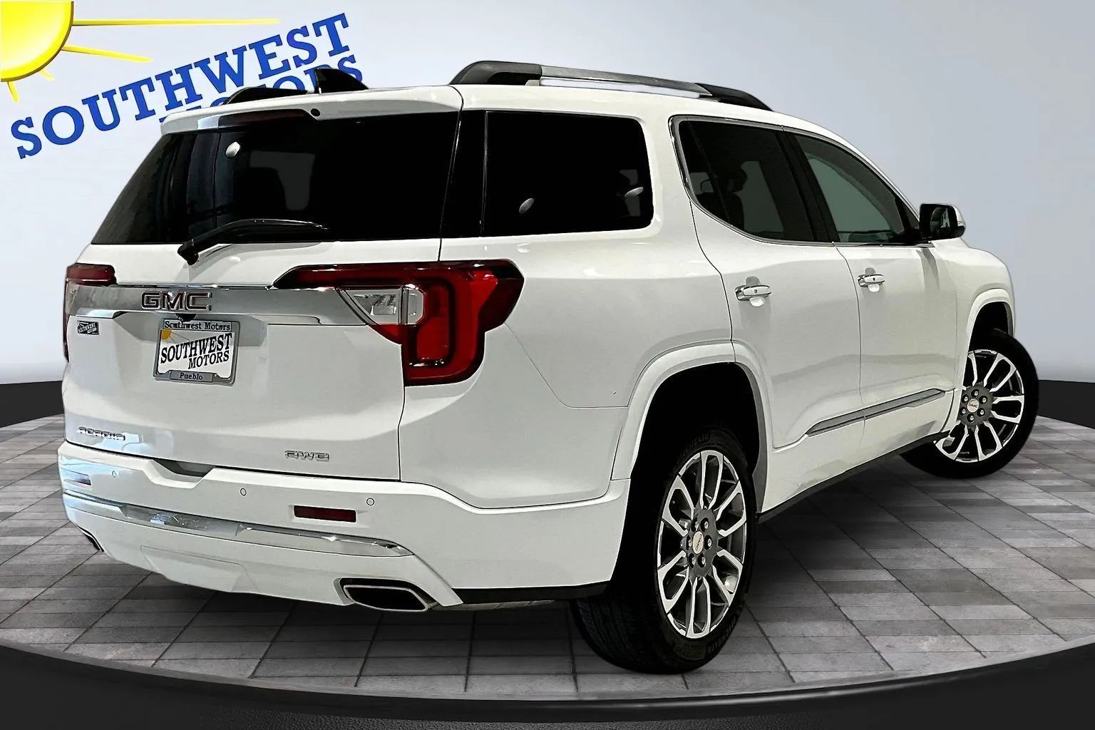 View vehicle photo 7