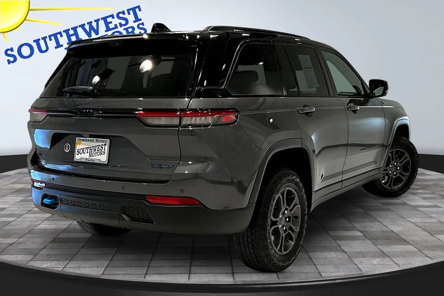 View vehicle photo 7