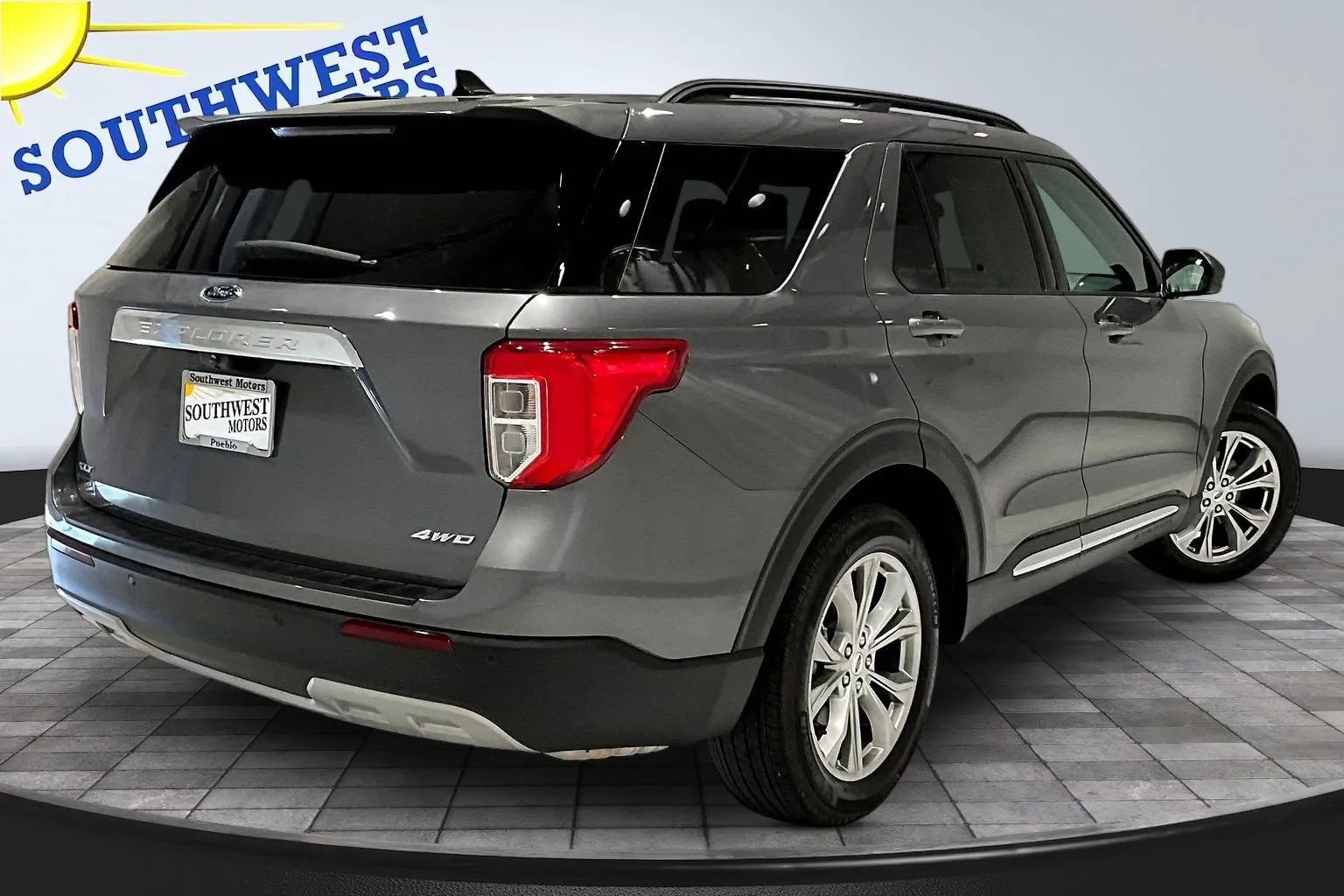 View vehicle photo 7