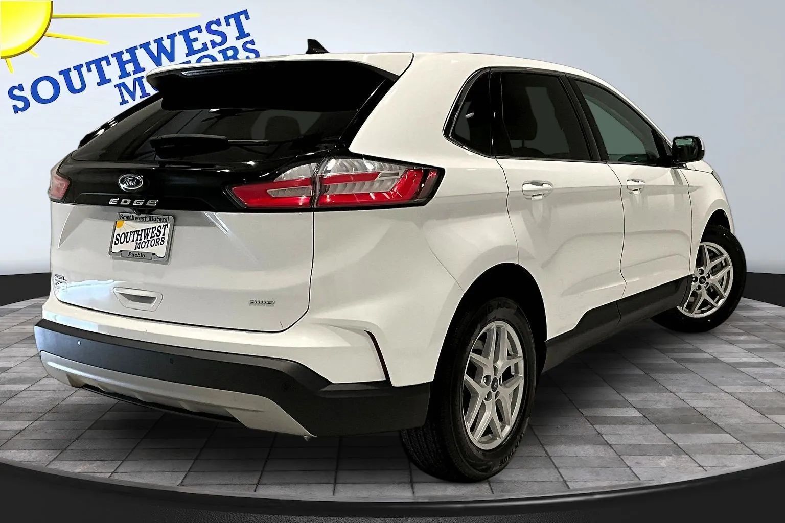 View vehicle photo 7