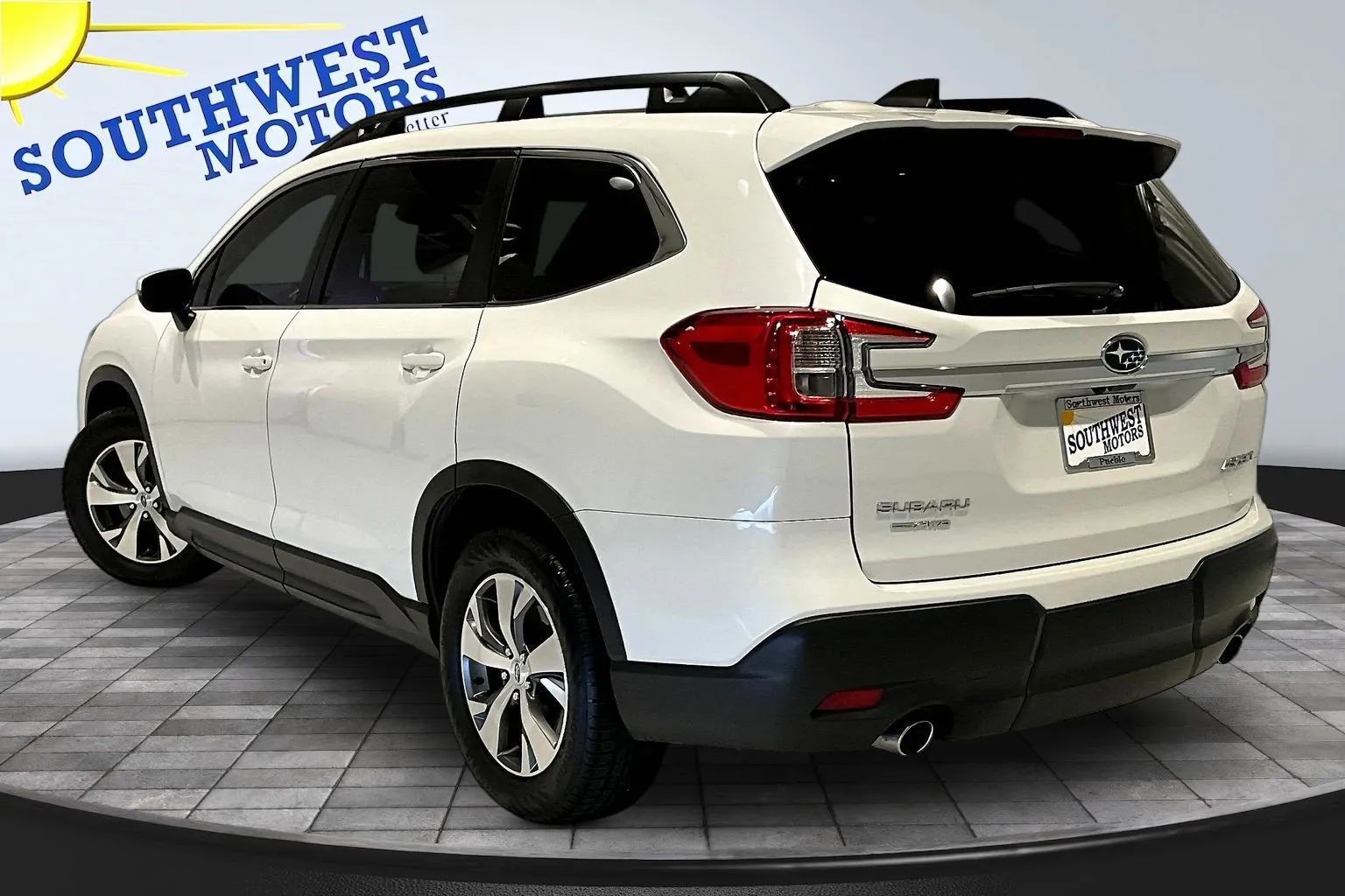 View vehicle photo 5