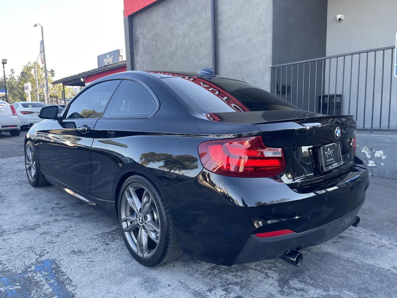 View vehicle photo 7