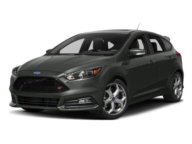White 2017 Ford Focus Hatchback Front-Wheel Drive 6-Speed Manual Overdrive