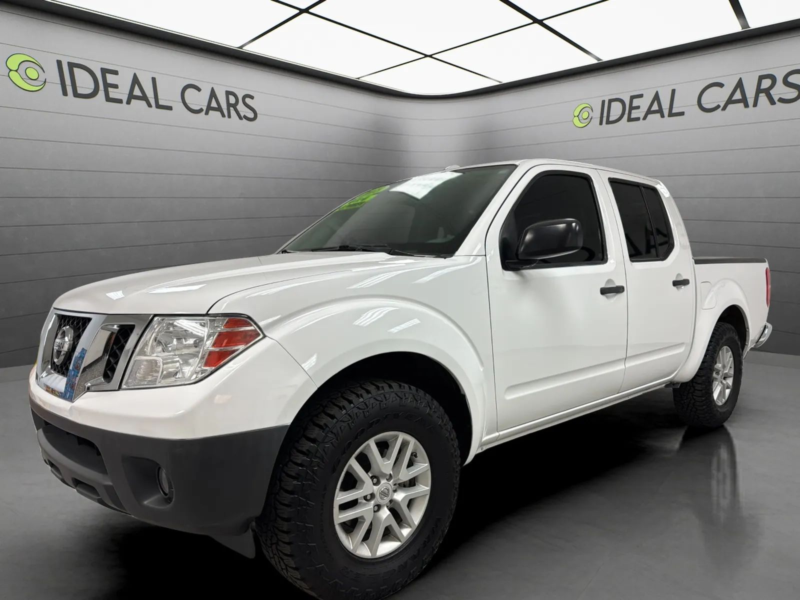 White 2018 Nissan Frontier Pickup Truck Four-Wheel Drive Automatic