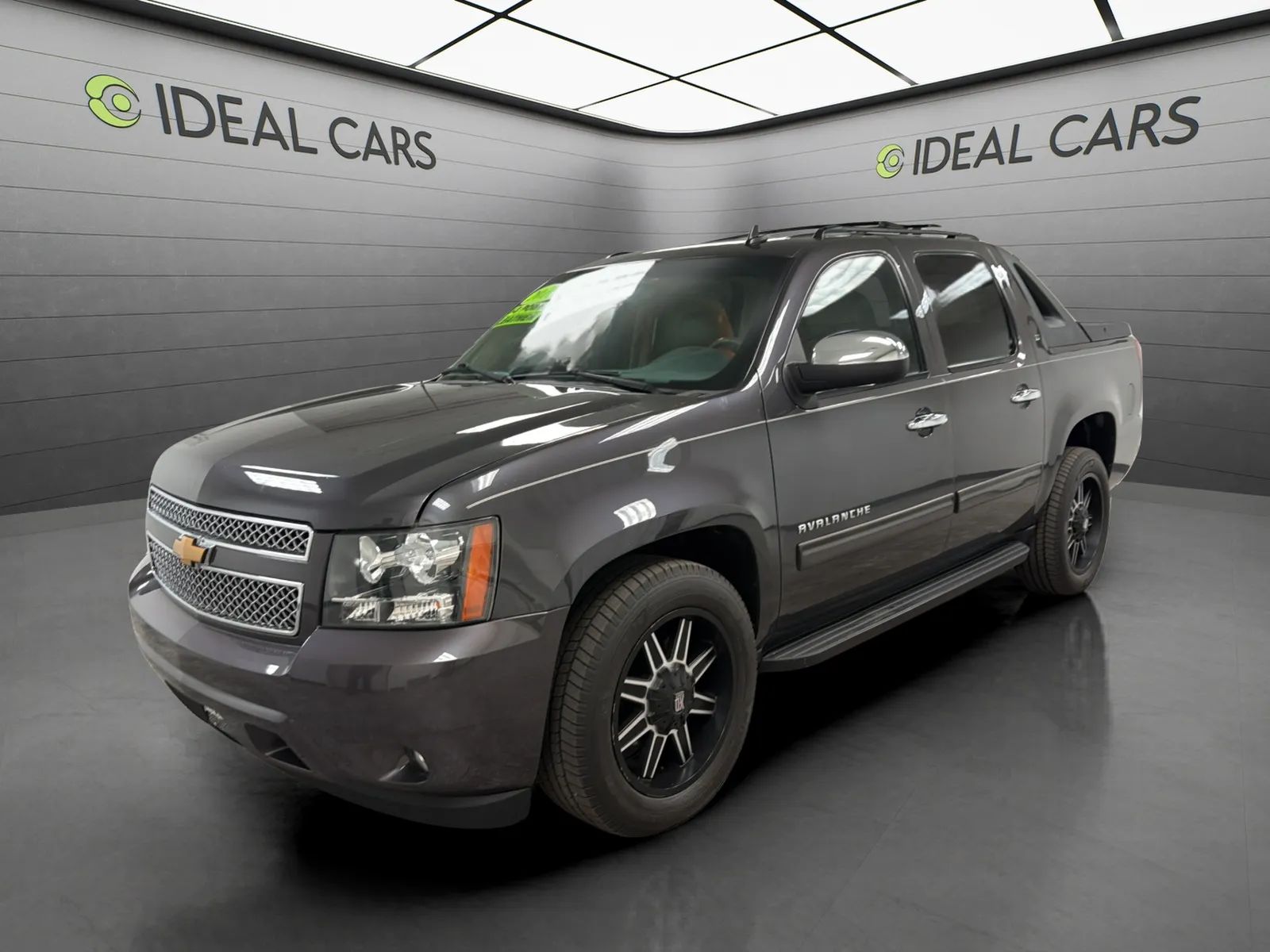 Black 2011 Chevrolet Avalanche Pickup Truck 4X2 Automatic