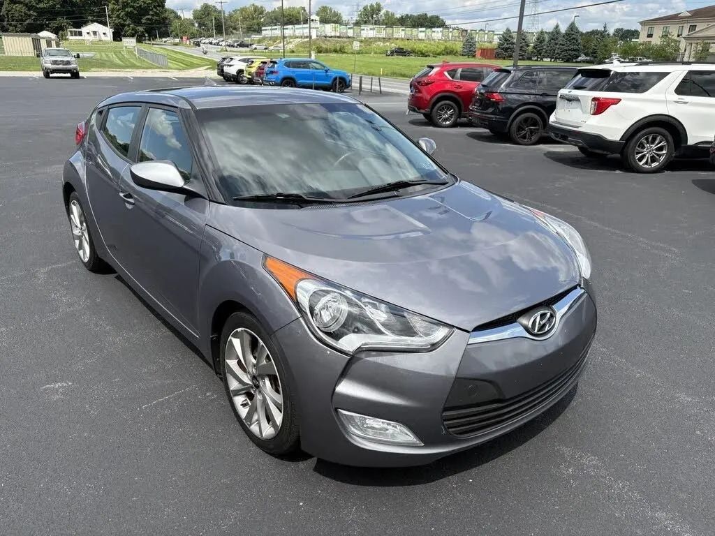 Gray 2017 Hyundai Veloster Coupe Front-Wheel Drive Automatic