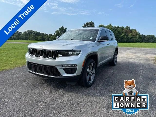 Silver 2023 Jeep Grand Cherokee SUV / Crossover Four-Wheel Drive 8-Speed Automatic