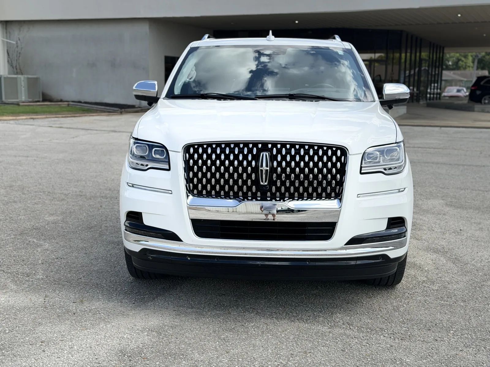 White 2023 Lincoln Navigator SUV / Crossover Four-Wheel Drive 